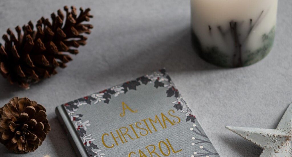 Christmas Clearance: White Garlands to Make Memories